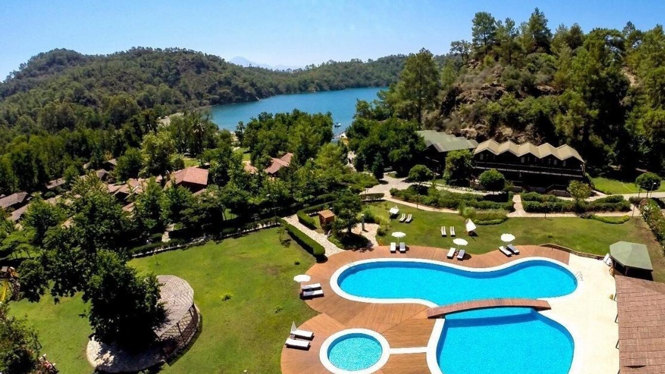 Deniz ve Havuz Konseptinin Buluşma Noktası; The Bay Beach Hotel