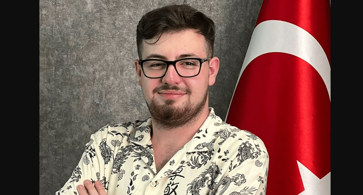 SOSYAL MEDYADA DİKKAT EDİLMESİ GEREKEN HUSUSLAR UZMANI AHMET KAAN UNUTMAZ ANLATTI..