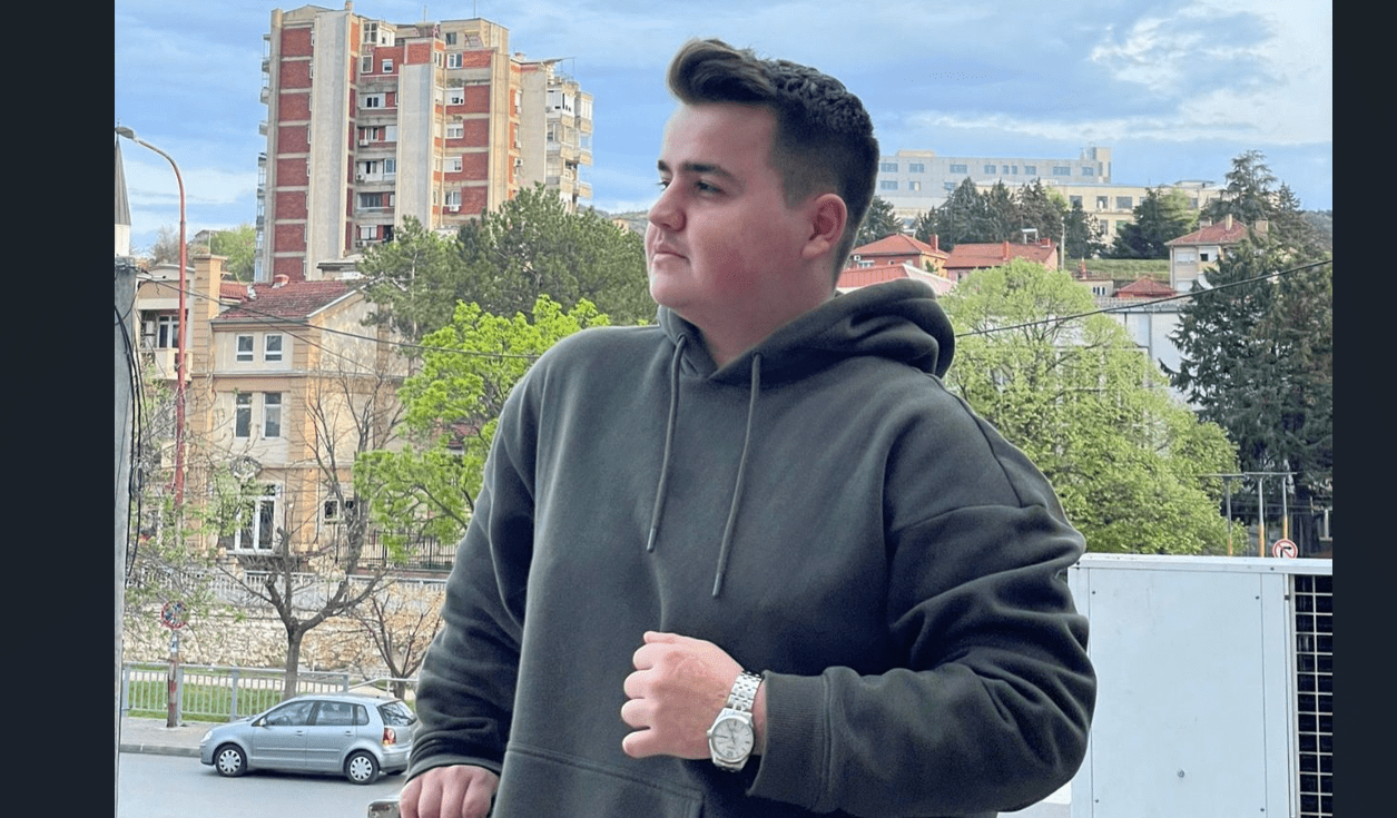 SOSYAL MEDYADA DİKKAT EDİLMESİ GEREKEN HUSUSLAR UZMANI AHMET ATAŞ ANLATTI..