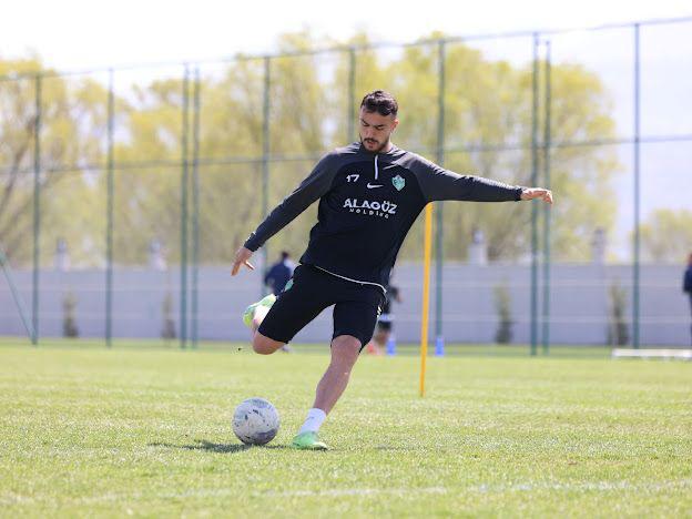 Ömer Faruk Sezgin: Sezon sonu şampiyonluk kupasını kaldırmak istiyoruz.